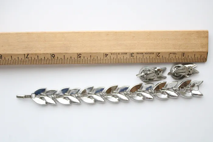 Jubilee Thrift Silver Finish Leaf Clip On Earring Bracelet Set Bracelets