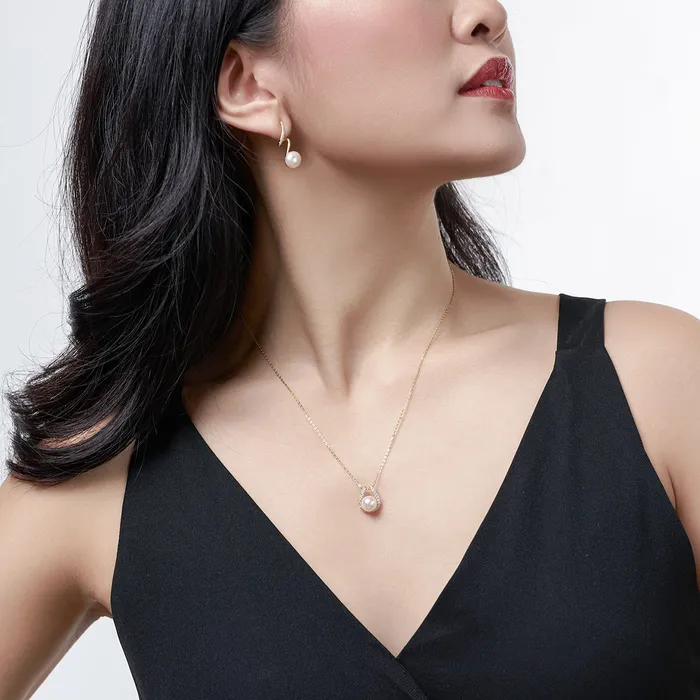 18K Solid Gold Diamond Hanadama Akoya Pearl Necklace KN00201 Pearly Lustre Necklaces