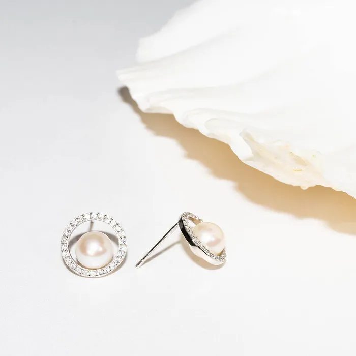 Earrings Pearly Lustre Elegant Freshwater Pearl Earrings WE00237