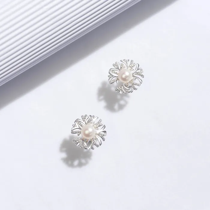 Pearly Lustre Earrings Elegant Freshwater Pearl Earrings WE00502 GARDENS