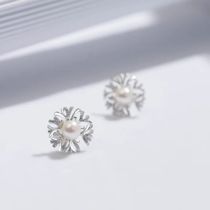 Pearly Lustre Earrings Elegant Freshwater Pearl Earrings WE00502 GARDENS