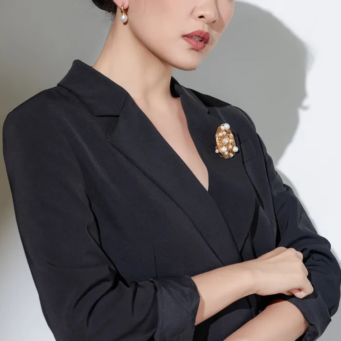 Pearly Lustre Necklaces Passion for Life Freshwater Pearl Brooch WC00007