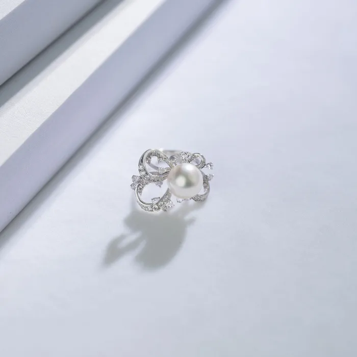 Pearly Lustre Rings 18K Diamond Australian White South Sea Pearl Ring KR00061
