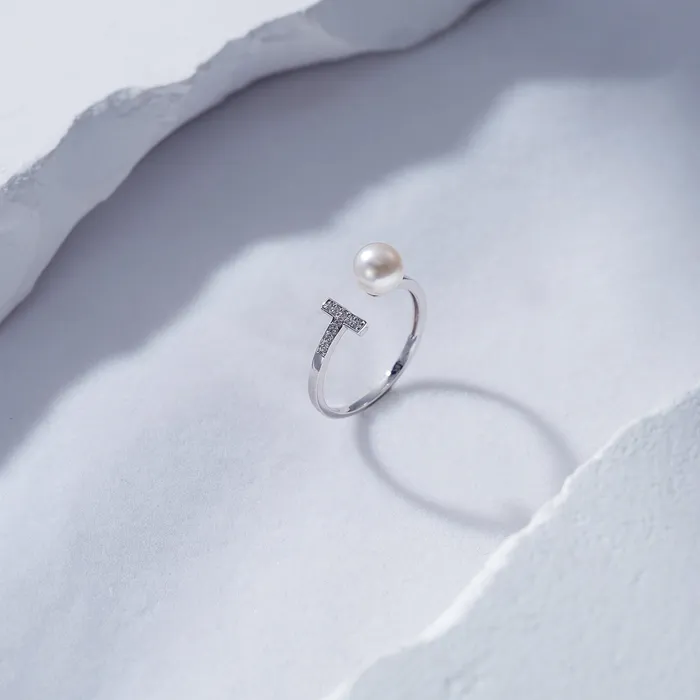 Rings Pearly Lustre 18k Solid Gold Akoya Pearl Ring KR00044