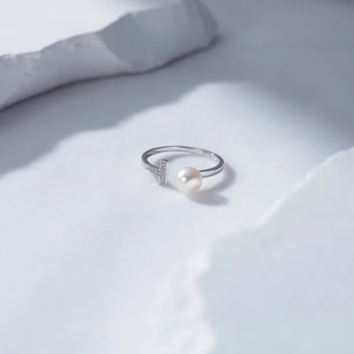 Rings Pearly Lustre 18k Solid Gold Akoya Pearl Ring KR00044