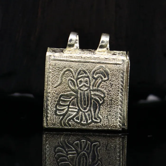 TRIBAL ORNAMENTS Necklaces 925 sterling silver handmade gorgeous Square shape handmade lord hanuman box amulet pendant mantra box silver tabiz for protection ssp662