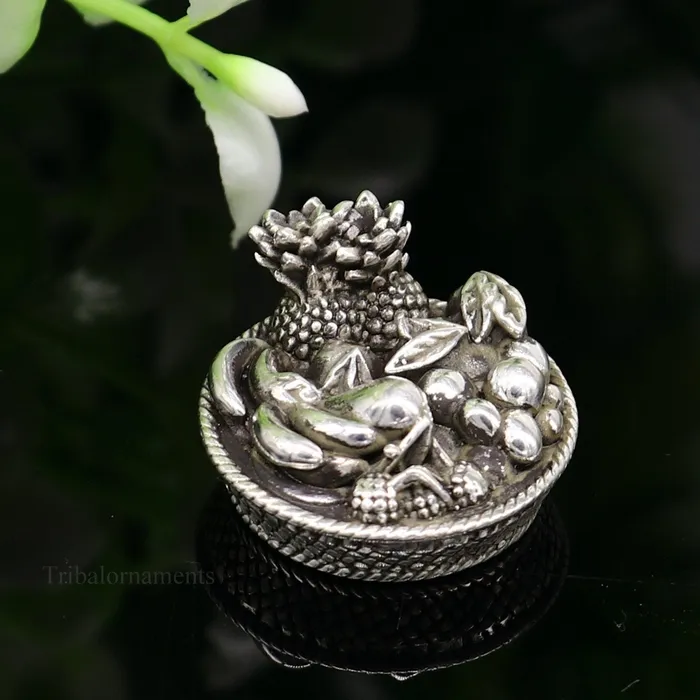 TRIBAL ORNAMENTS Rings 925 sterling silver handmade fabulous vintage antique mini fruit basket for puja or worshipping solid Diwali puja article utensils su496