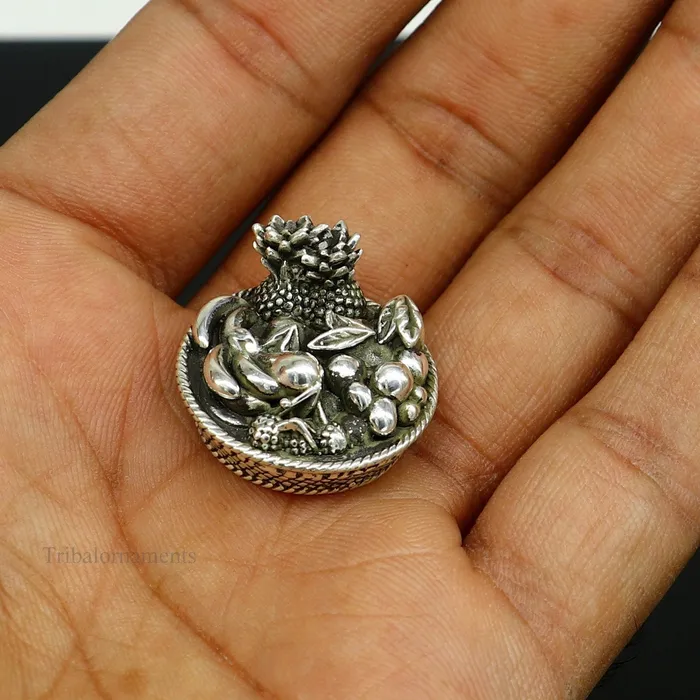 TRIBAL ORNAMENTS Rings 925 sterling silver handmade fabulous vintage antique mini fruit basket for puja or worshipping solid Diwali puja article utensils su496