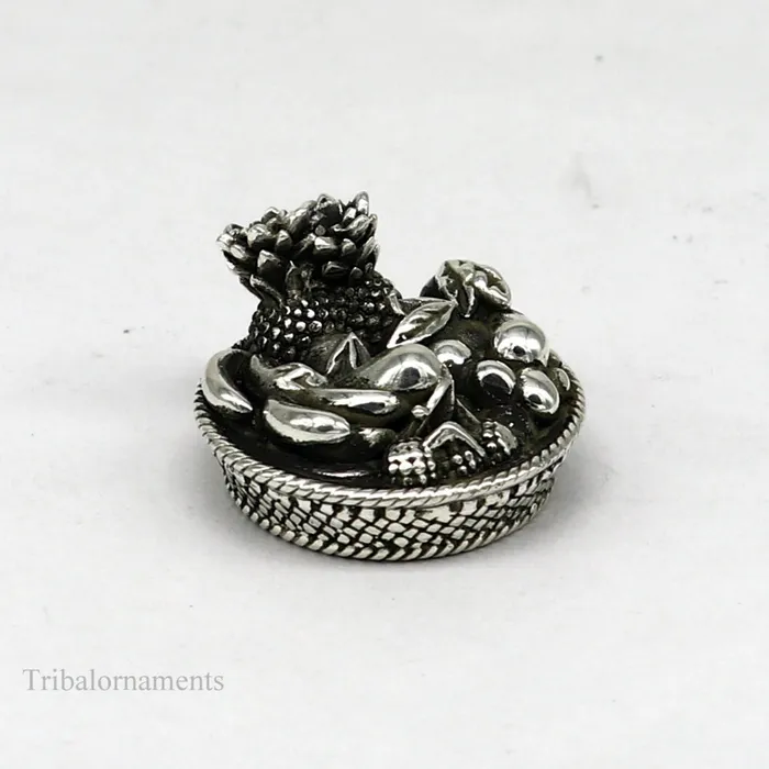 TRIBAL ORNAMENTS Rings 925 sterling silver handmade fabulous vintage antique mini fruit basket for puja or worshipping solid Diwali puja article utensils su496