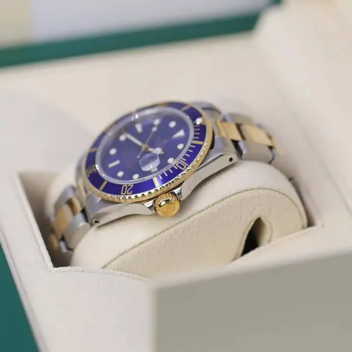 Bracelets Rolex Rolex Submariner Date 40mm Ref 16613 Black Dial Custom Diamond Bezel Two Tone Stainless Steel 18K Yellow Gold Oyster Bracelet Watch