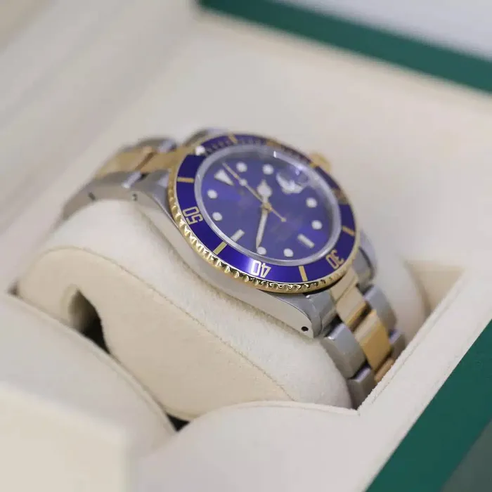Bracelets Rolex Rolex Submariner Date 40mm Ref 16613 Black Dial Custom Diamond Bezel Two Tone Stainless Steel 18K Yellow Gold Oyster Bracelet Watch