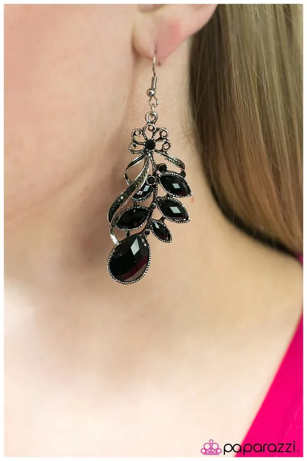 Earrings Paparazzi Earring Long Live The Queen Black Paparazzi Jewelry