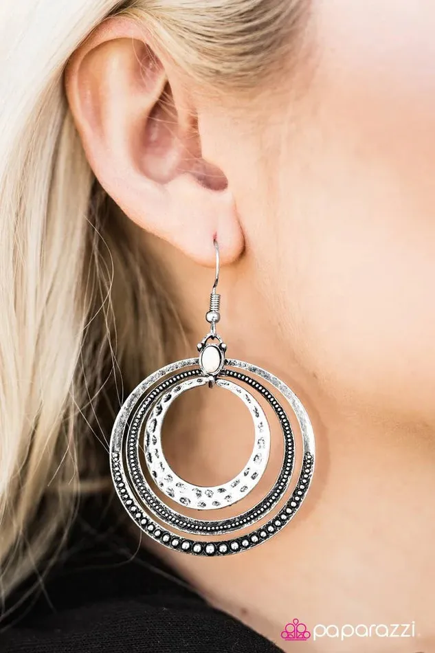 Earrings Paparazzi Jewelry Paparazzi Earring Mountain Meadows White