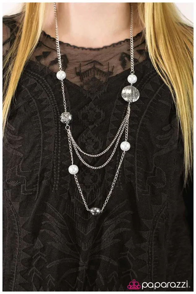 Necklaces Paparazzi Jewelry Paparazzi Necklace Ripple of Excitement White