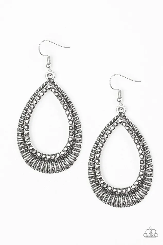Paparazzi Earring Right As REIGN Silver Paparazzi Jewelry Earrings