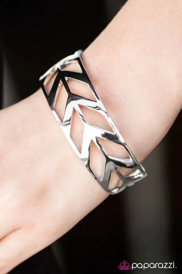 Paparazzi Jewelry Bracelets Paparazzi Bracelet Me and My Arrow Silver