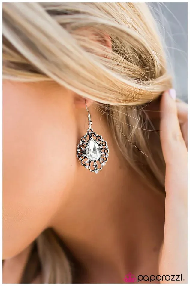 Paparazzi Jewelry Earrings Paparazzi Earring Baby Youre So Classic White