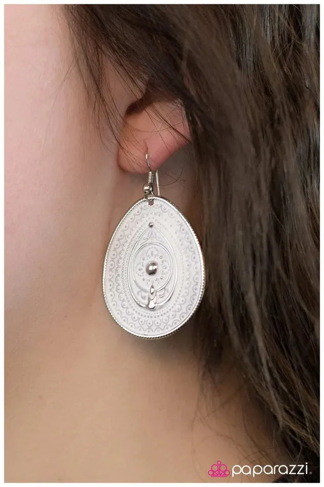 Paparazzi Jewelry Earrings Paparazzi Earring Detail Oriented White