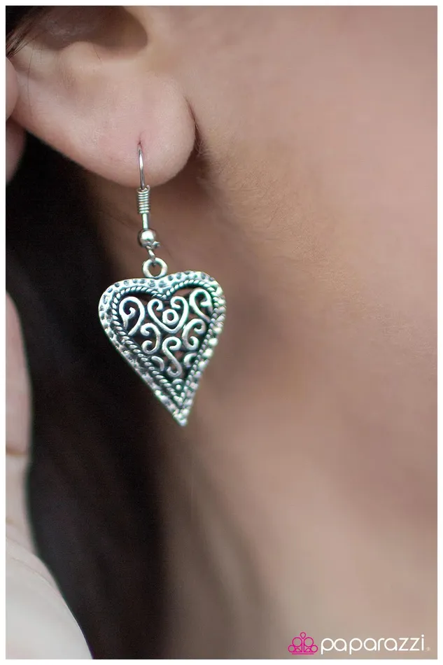 Paparazzi Jewelry Earrings Paparazzi Earring Matters of the Heart Silver