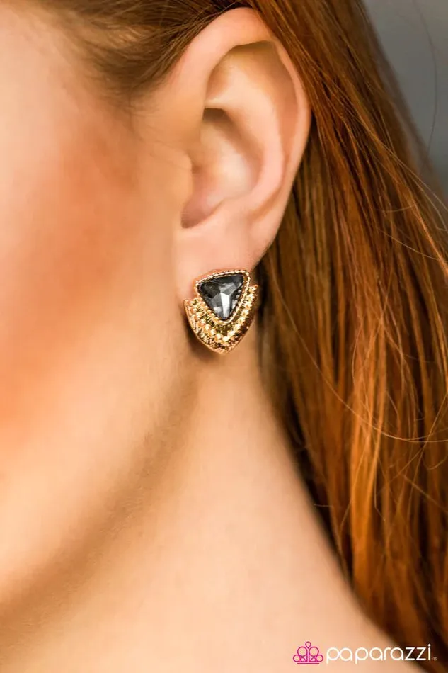 Paparazzi Jewelry Earrings Paparazzi Earring One REFINED Day Gold