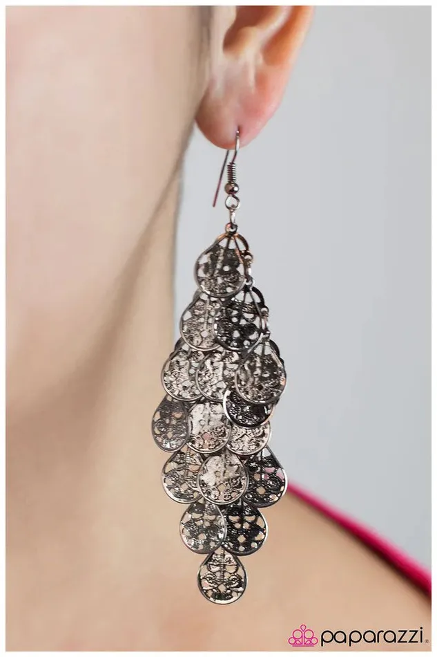 Paparazzi Jewelry Earrings Paparazzi Earring Radioactive Black