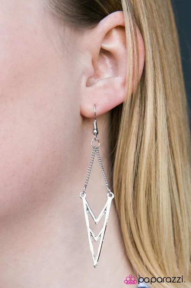 Paparazzi Jewelry Earrings Paparazzi Earring Take The Spear Silver