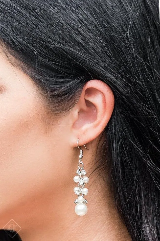 Paparazzi Jewelry Earrings Paparazzi Earrings Classy Crescendo White