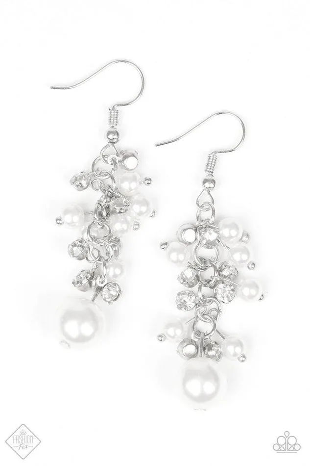 Paparazzi Jewelry Earrings Paparazzi Earrings Classy Crescendo White
