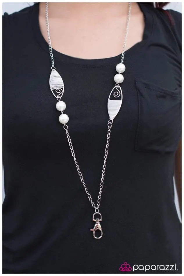 Paparazzi Jewelry Necklaces Paparazzi Necklace A Dash Of Class White