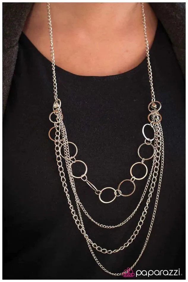 Paparazzi Jewelry Necklaces Paparazzi Necklace A Hint of Glint Silver