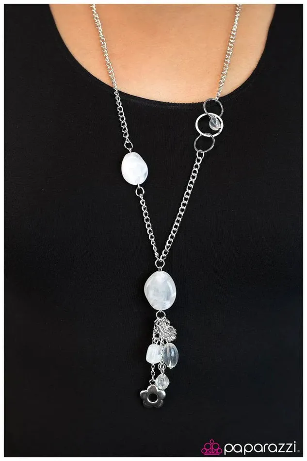Paparazzi Jewelry Necklaces Paparazzi Necklace Somebody Told Me White
