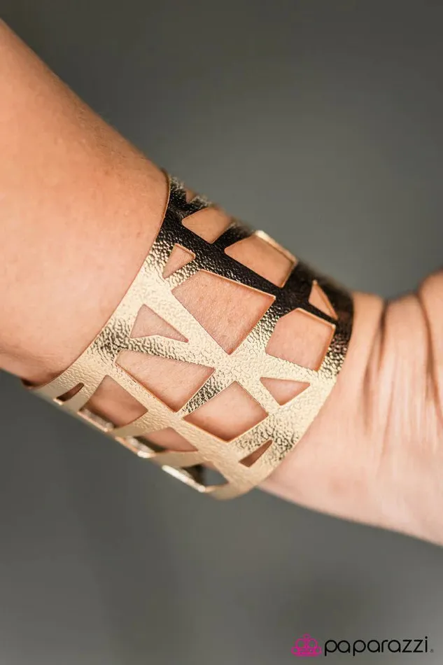 Paparazzi Jewelry Paparazzi Bracelet Drawing the Line Gold Bracelets