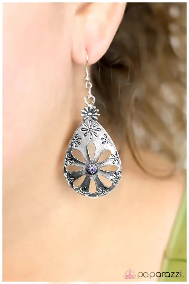 Paparazzi Jewelry Paparazzi Earring Daisy Chain Purple Earrings