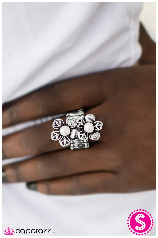 Paparazzi Jewelry Rings Paparazzi Ring Should Have Bought You Flowers White