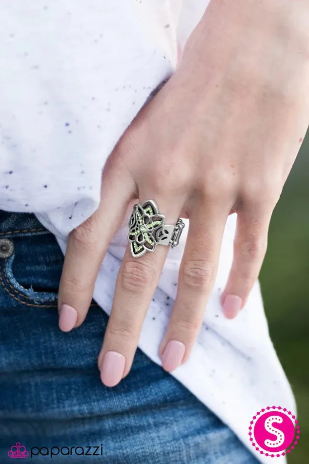 Paparazzi Ring Daringly Dallas Green Paparazzi Jewelry Rings