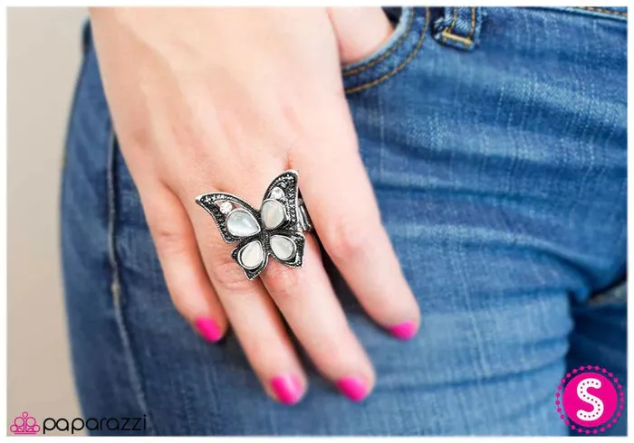 Rings Paparazzi Jewelry Paparazzi Ring Milkweed White