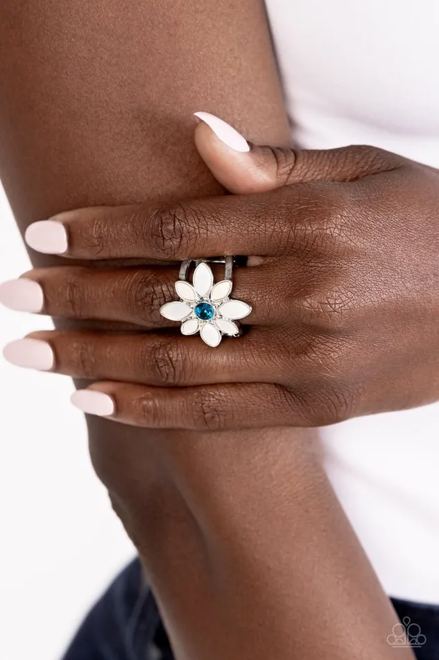 Rings Paparazzi Jewelry Paparazzi Ring PETAL to the MEADOW Blue
