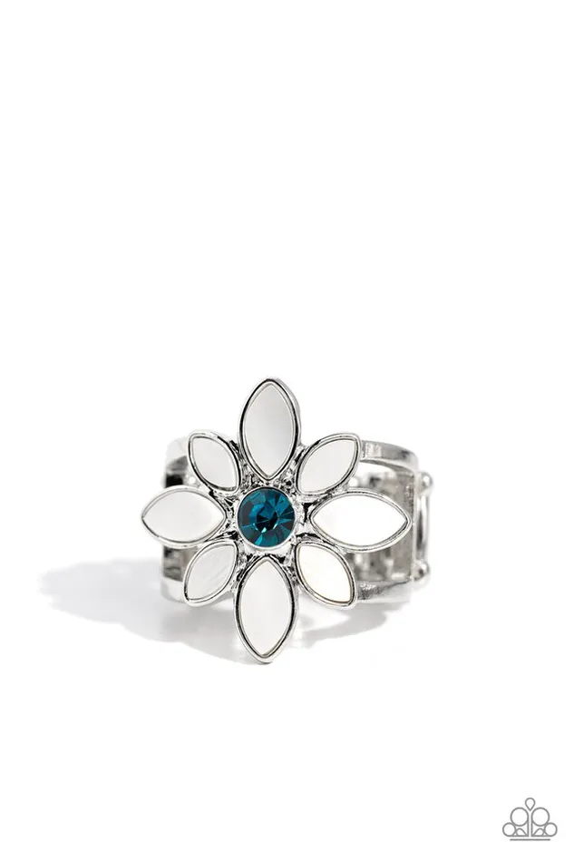 Rings Paparazzi Jewelry Paparazzi Ring PETAL to the MEADOW Blue Rings Paparazzi Jewelry Paparazzi Ring PETAL to the MEADOW Blue