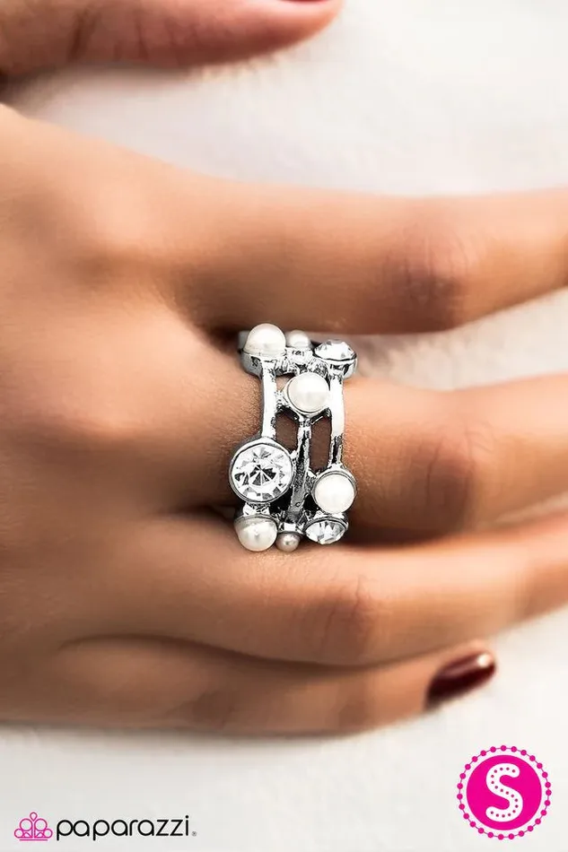 Rings Paparazzi Jewelry Paparazzi Ring Take Me To The Symphony White
