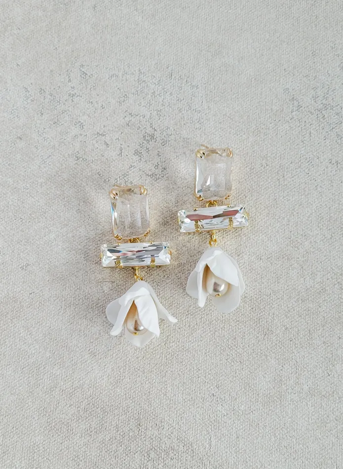 Earrings Baguette crystal and flower earrings short Style 2567 twigs honey