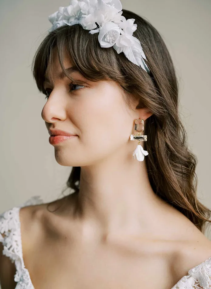 Earrings Baguette crystal and flower earrings short Style 2567 twigs honey