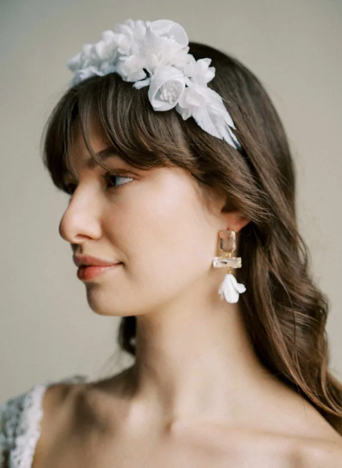 Earrings Baguette crystal and flower earrings short Style 2567 twigs honey