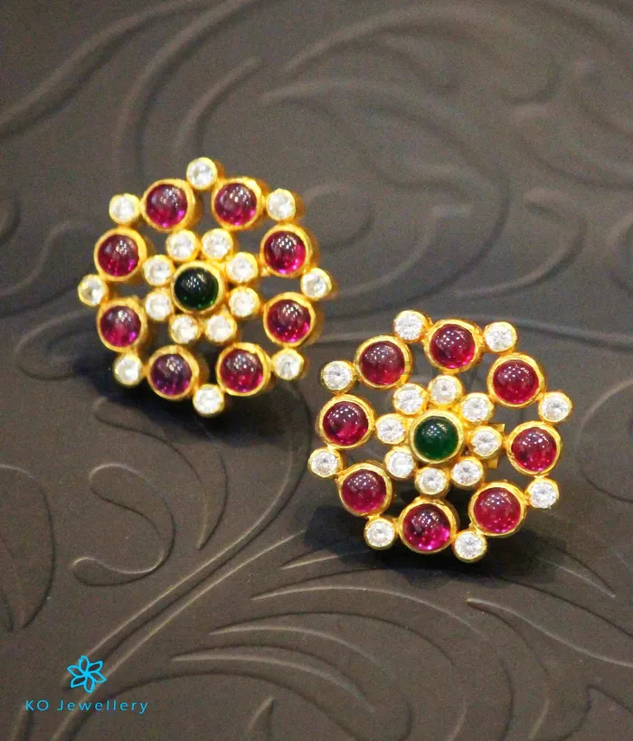 Silversmith The Yajata Silver Earstuds Red Earrings