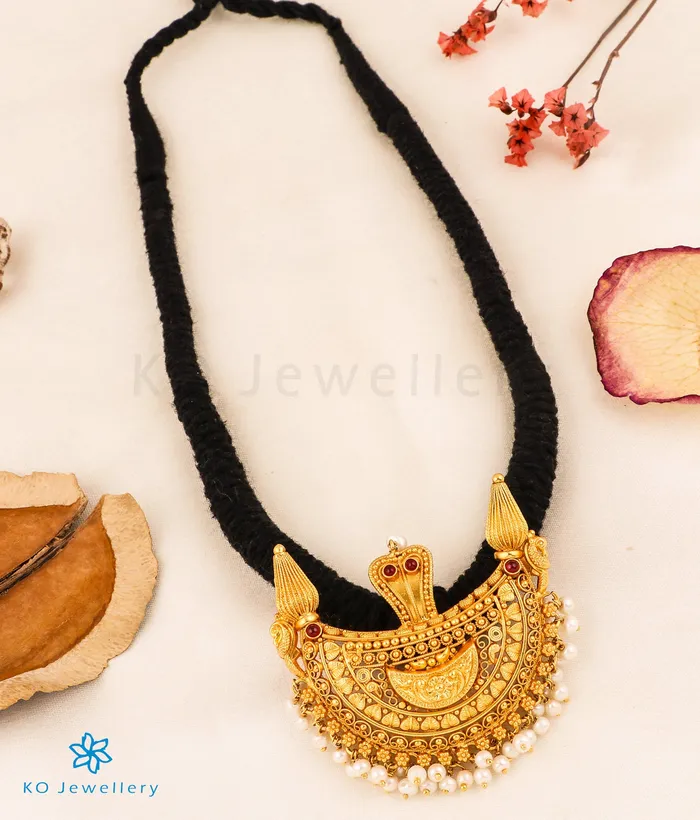 The Viloma Kokkethathi Silver Thread Necklace Black Silversmith Necklaces