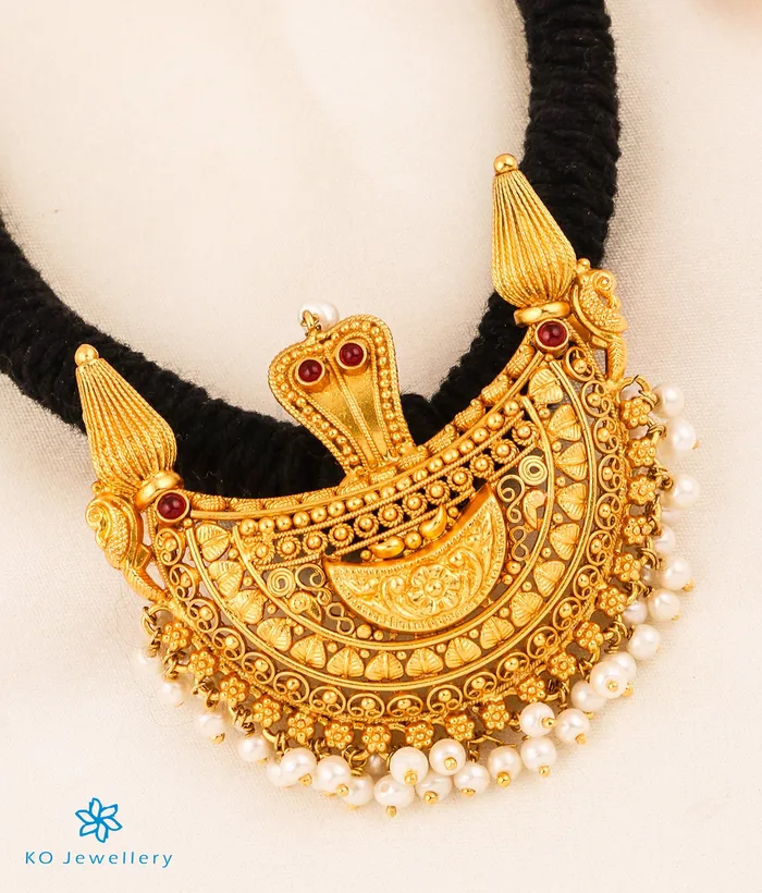 The Viloma Kokkethathi Silver Thread Necklace Black Silversmith Necklaces